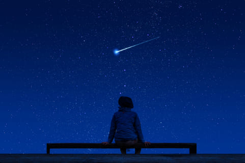 星を見上げる